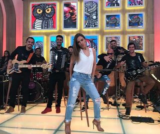 Wanessa Camargo feet photo thumbnail