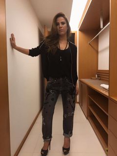 Wanessa Camargo feet photo thumbnail