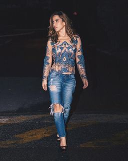 Wanessa Camargo feet photo thumbnail