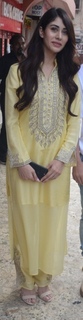 Warina Hussain feet photo 2