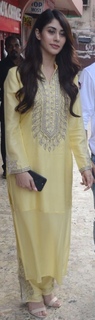Warina Hussain feet photo 3