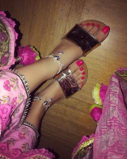 Warina Hussain feet photo 15