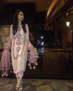 Warina Hussain feet photo 14