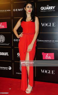 Warina Hussain feet photo 15