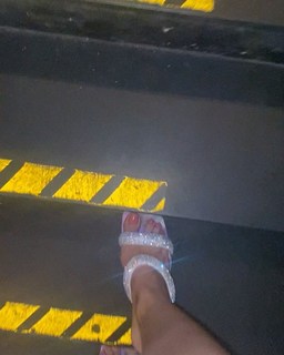 Warina Hussain feet photo 5