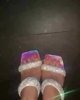 Warina Hussain feet photo 3