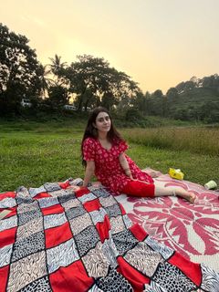 Warina Hussain feet photo 14