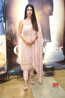 Warina Hussain feet photo 15