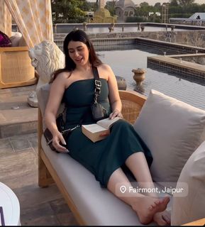 Warina Hussain feet photo 1