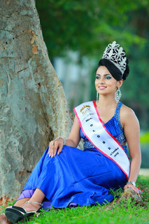 Warnakulasooriya Udari feet photo 16