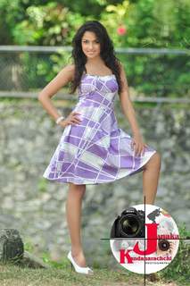 Warnakulasooriya Udari feet photo 20
