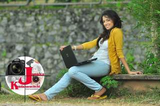 Warnakulasooriya Udari feet photo 18