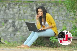 Warnakulasooriya Udari feet photo 17