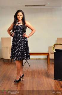 Warnakulasooriya Udari feet photo 17