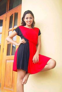 Warnakulasooriya Udari feet photo 8
