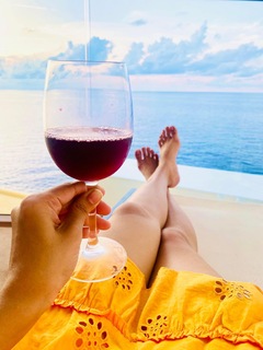 Warnakulasooriya Udari feet photo 2