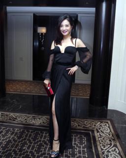 Wei Zhao feet photo 9