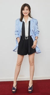 Wei Zhao feet photo 3