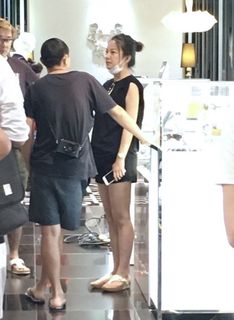 Wei Zhao feet photo 2