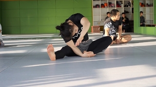 Weili Zhang feet photo 1