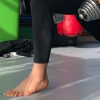 Weili Zhang feet photo 16