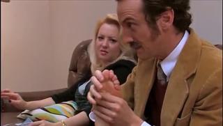 Wendi McLendon-Covey feet photo thumbnail