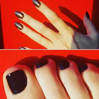 Wendi McLendon-Covey feet photo thumbnail