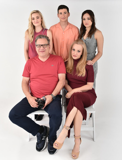 Wendi McLendon-Covey feet photo thumbnail