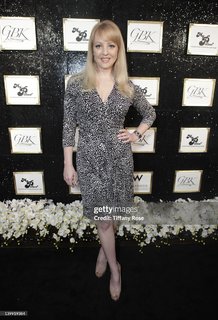Wendi McLendon-Covey feet photo thumbnail