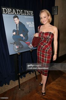 Wendi McLendon-Covey feet photo thumbnail