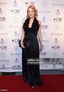 Wendi McLendon-Covey feet photo thumbnail