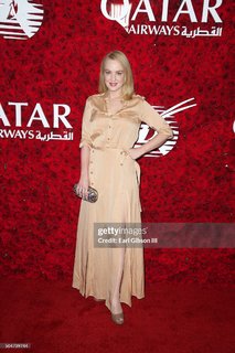 Wendi McLendon-Covey feet photo thumbnail