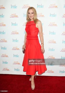 Wendi McLendon-Covey feet photo thumbnail