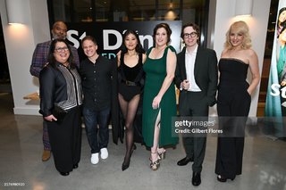 Wendi McLendon-Covey feet photo thumbnail