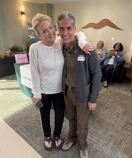 Wendi McLendon-Covey feet photo thumbnail