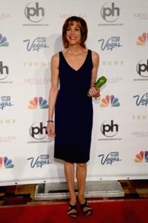 Wendie Malick feet photo thumbnail
