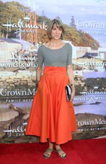 Wendie Malick feet photo thumbnail