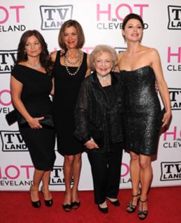 Wendie Malick feet photo thumbnail