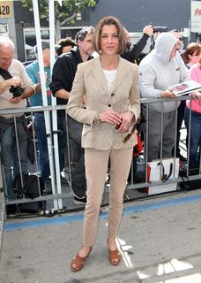 Wendie Malick feet photo thumbnail