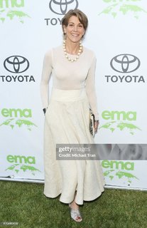 Wendie Malick feet photo thumbnail