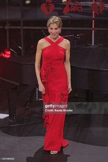 Wendie Malick feet photo thumbnail