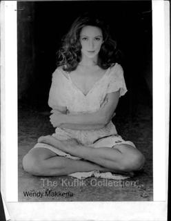 Wendy Makkena feet photo 15