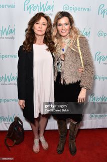 Wendy Makkena feet photo 8
