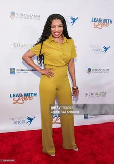 Wendy Raquel Robinson feet photo 4