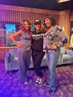 Wendy Raquel Robinson feet photo 1