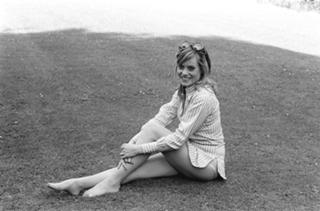 Wendy Richard feet photo 16