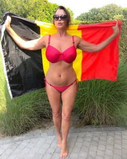 Wendy Van Wanten feet photo 10