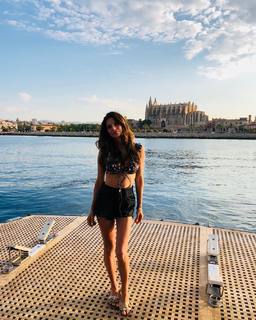 Weronika Rosati feet photo thumbnail