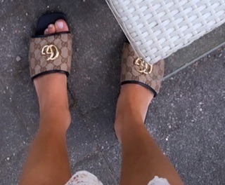 Weronika Rosati feet photo thumbnail