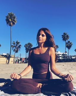 Weronika Rosati feet photo thumbnail